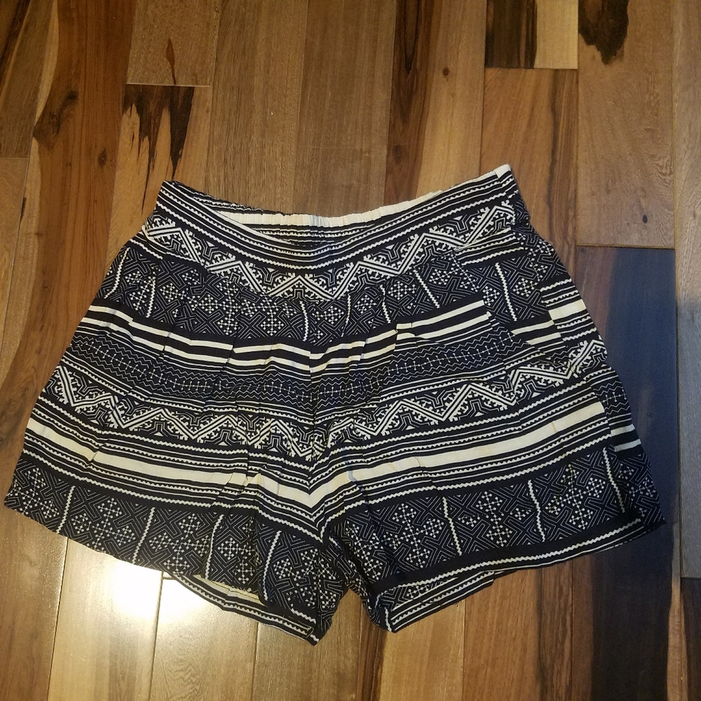 🌟Blue / White Geometric Shorts